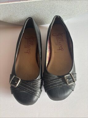 Jellypop Black Women's Ballet Flats with Buckle Detail